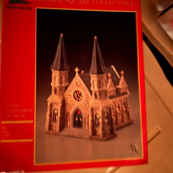 New in box Christmas Cathedral collectible - Picture 2 of 2